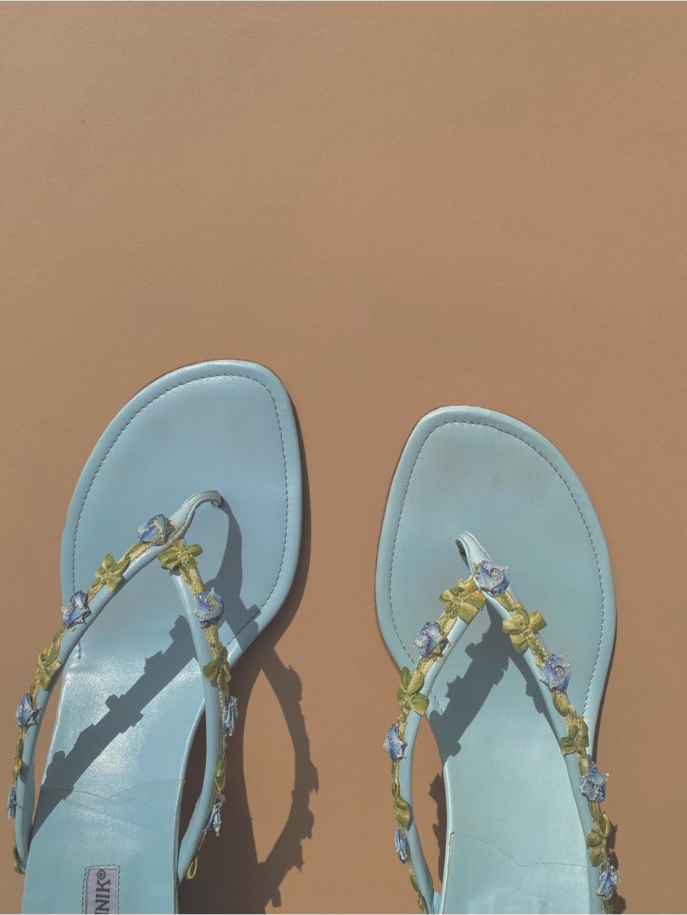 Vintage Manolo Blahnik Blue floral thong sandal heels - Picture 1 of 10